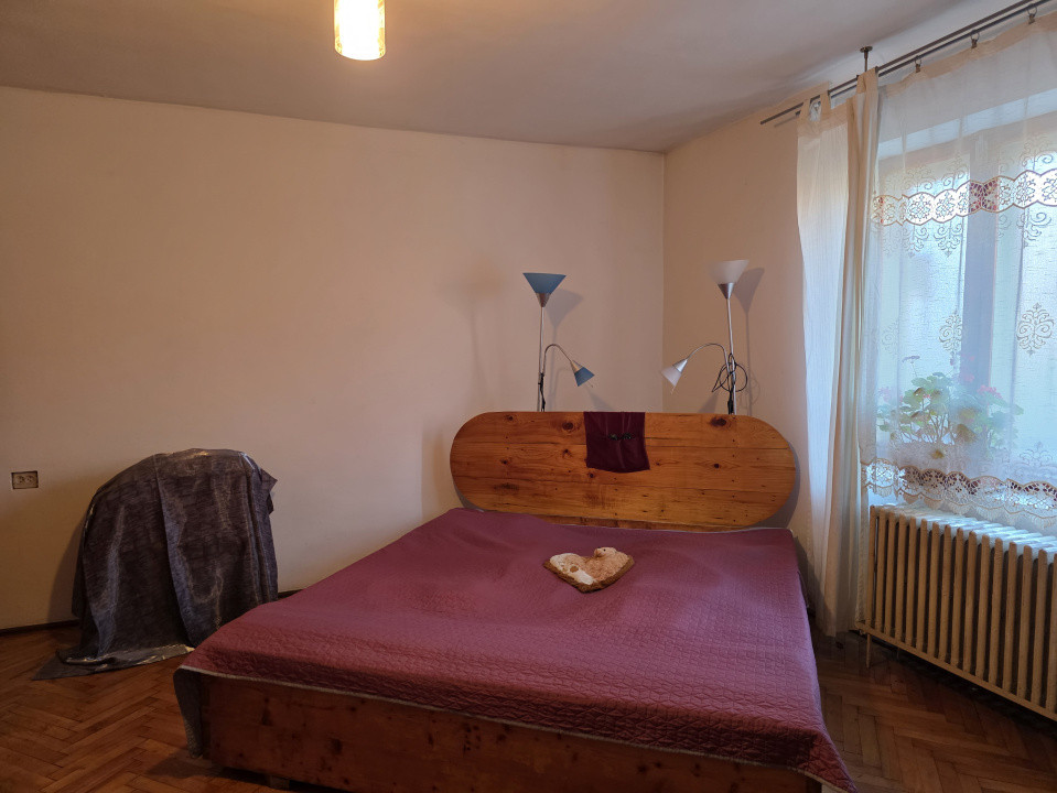 Oportunitate! Casă, 4 camere, curte comună, ultracentral, Bistrița, jud. BN