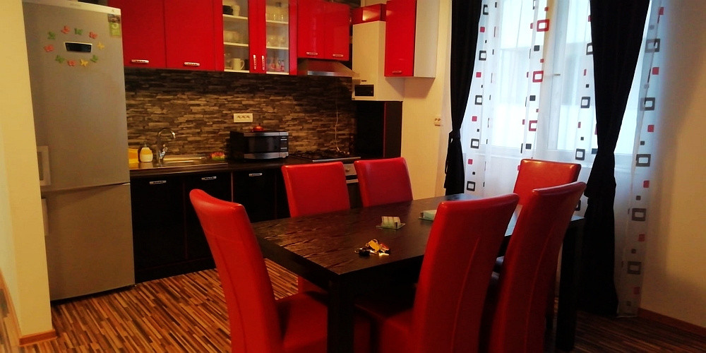 Apartament 3 camere, 71mp + boxa + parcare strada Florilor 207A, Floresti