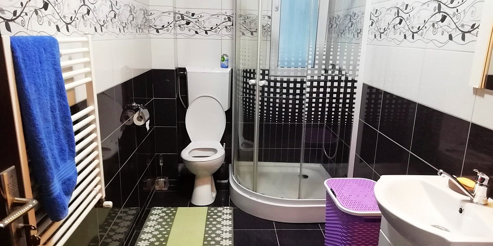 Apartament 3 camere, 71mp + boxa + parcare strada Florilor 207A, Floresti