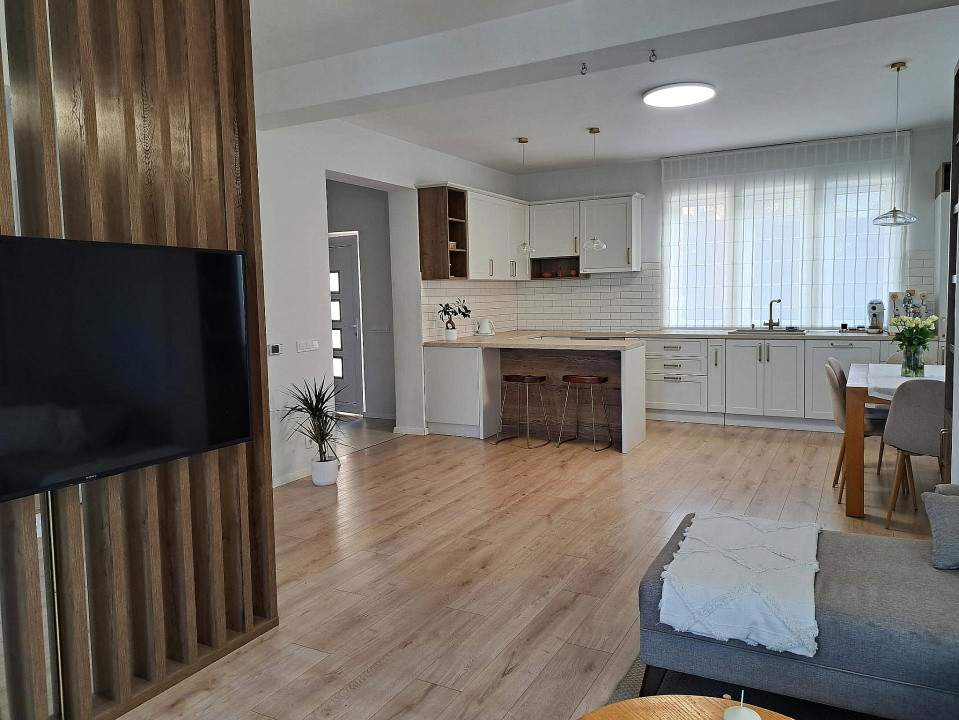 Casă in Dezmir, cu panouri fotovoltaice, Complet Utilată, Gata de Mutat!!!