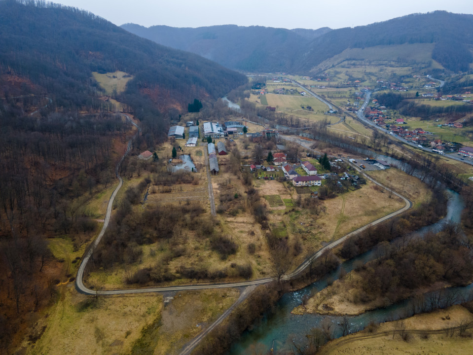 Teren și spații industriale, com. Negreni, sat Bucea, jud. Cluj
