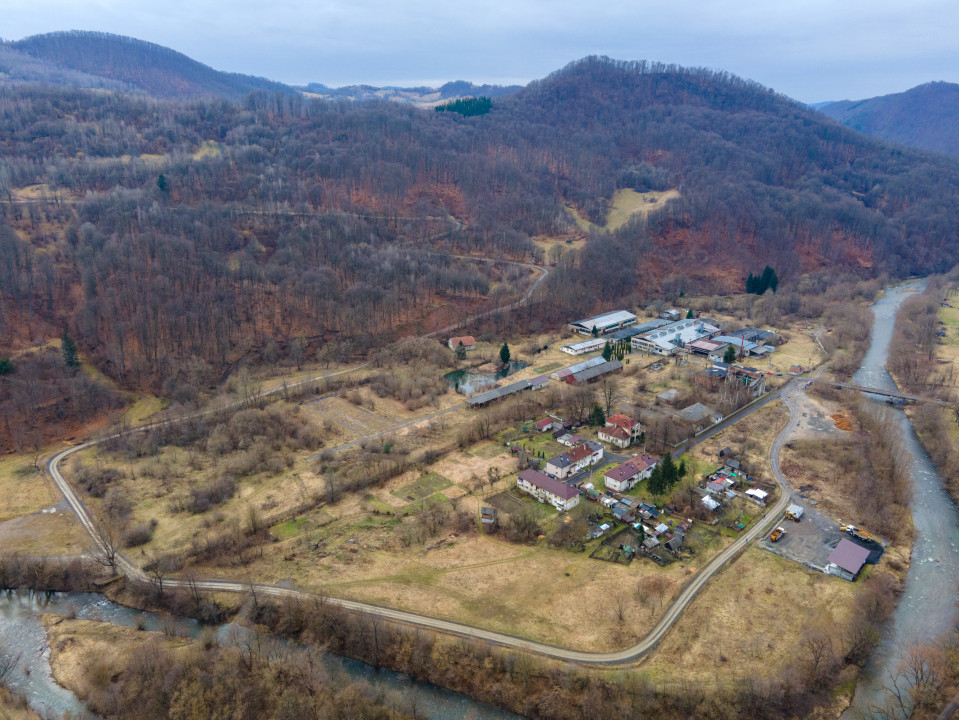 Teren și spații industriale, com. Negreni, sat Bucea, jud. Cluj