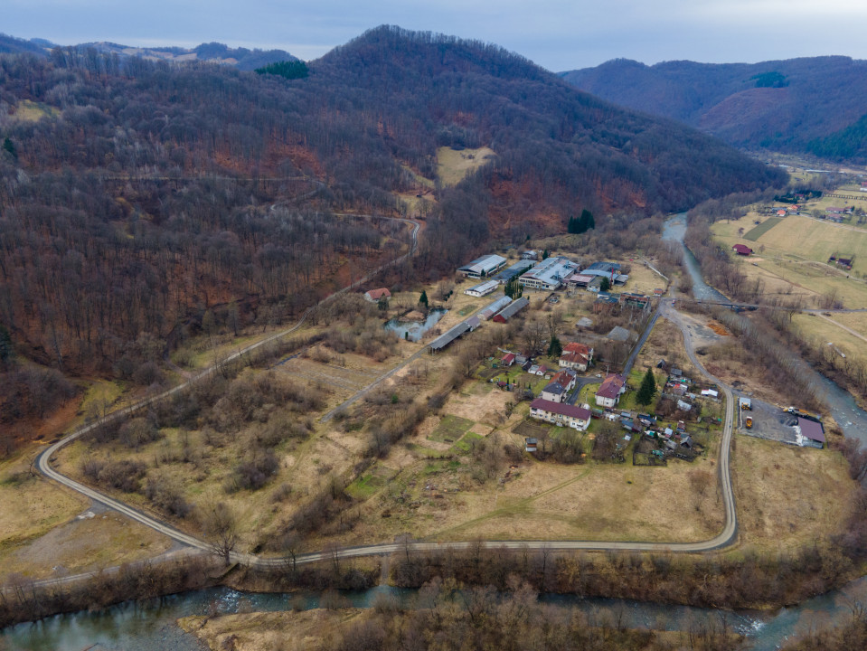 Teren și spații industriale, com. Negreni, sat Bucea, jud. Cluj