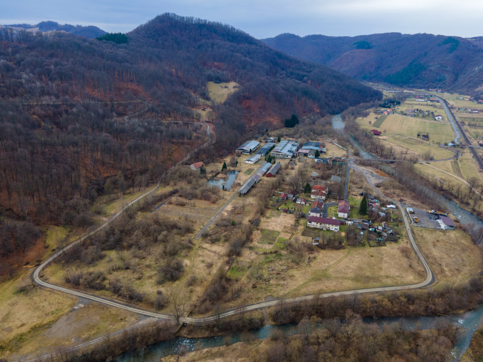 Teren și spații industriale, com. Negreni, sat Bucea, jud. Cluj