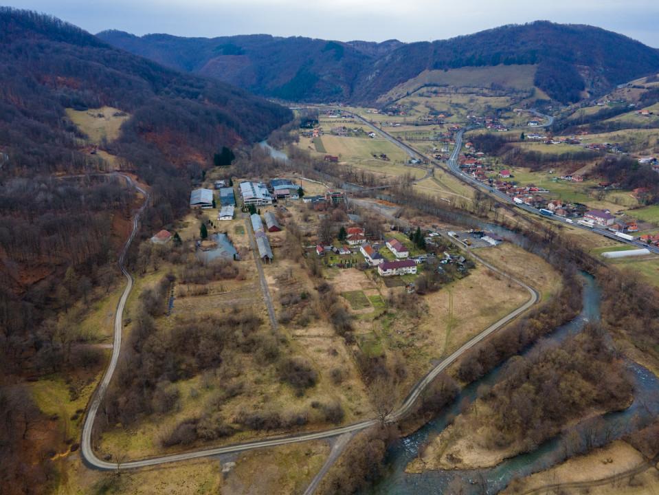 Teren și spații industriale, com. Negreni, sat Bucea, jud. Cluj