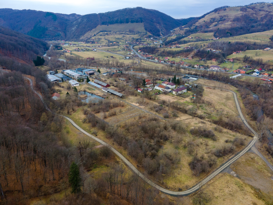 Teren și spații industriale, com. Negreni, sat Bucea, jud. Cluj
