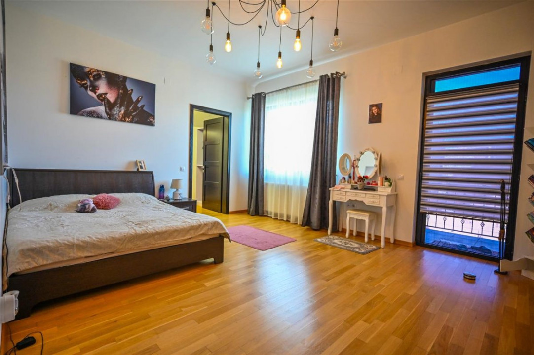 Somptuozitate in stil modern, 2 garaje, 3 terase, totul pe 1.000 mp teren, Central, Sacele, Brasov
