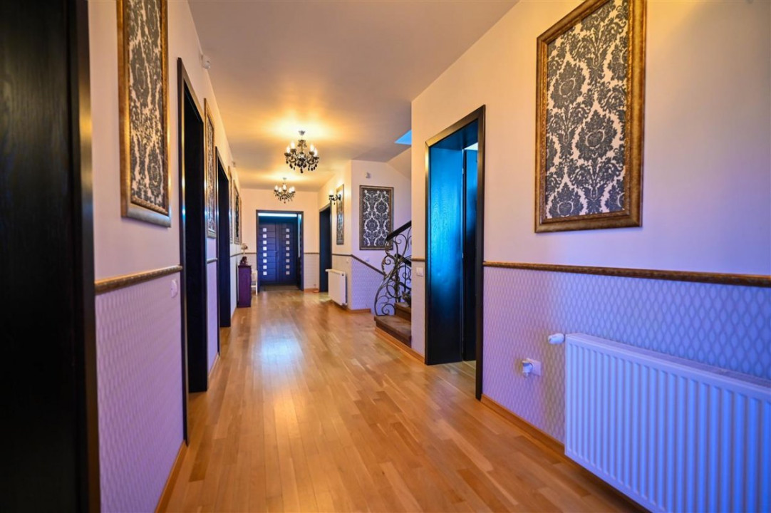 Somptuozitate in stil modern, 2 garaje, 3 terase, totul pe 1.000 mp teren, Central, Sacele, Brasov