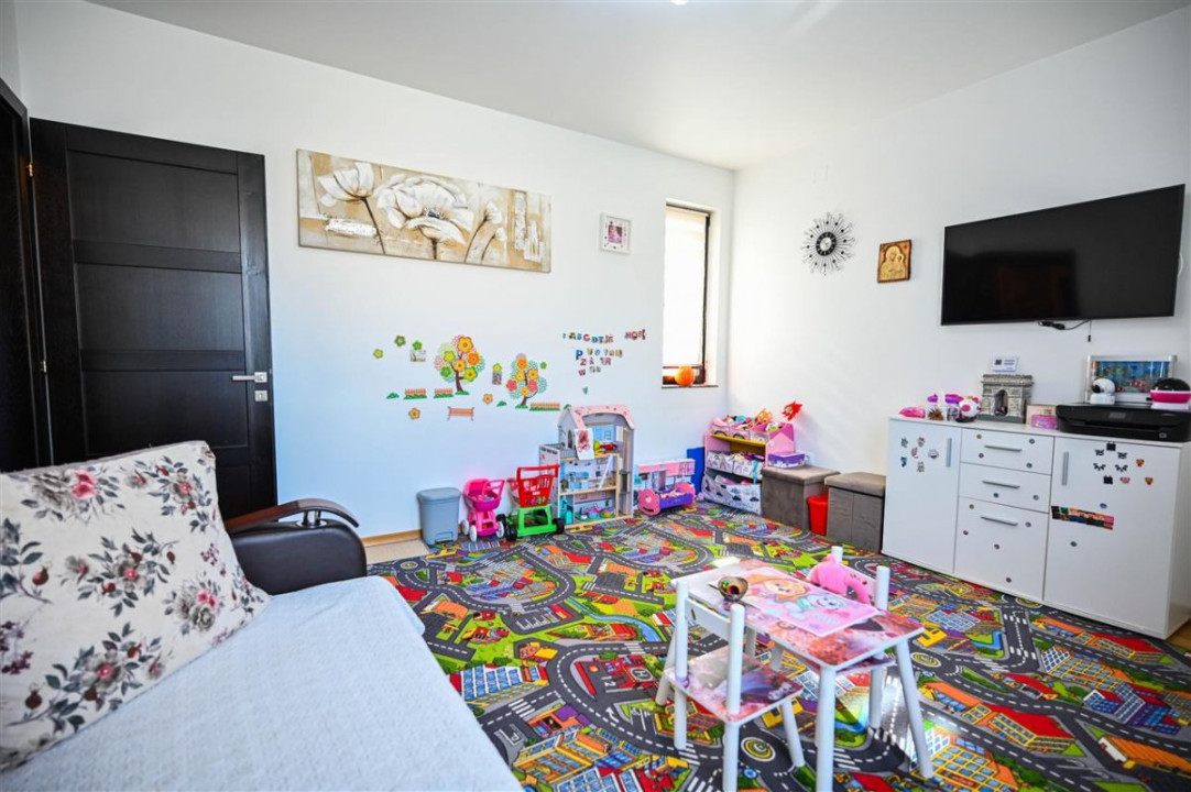 Somptuozitate in stil modern, 2 garaje, 3 terase, totul pe 1.000 mp teren, Central, Sacele, Brasov