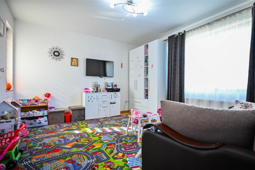 Somptuozitate in stil modern, 2 garaje, 3 terase, totul pe 1.000 mp teren, Central, Sacele, Brasov
