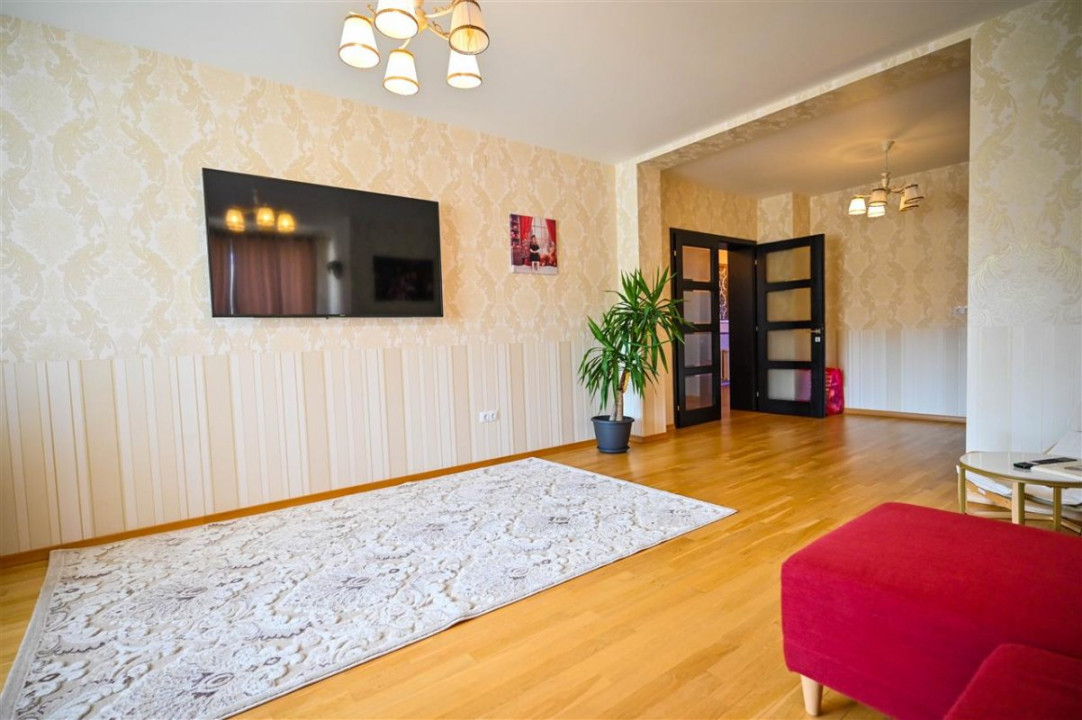 Somptuozitate in stil modern, 2 garaje, 3 terase, totul pe 1.000 mp teren, Central, Sacele, Brasov