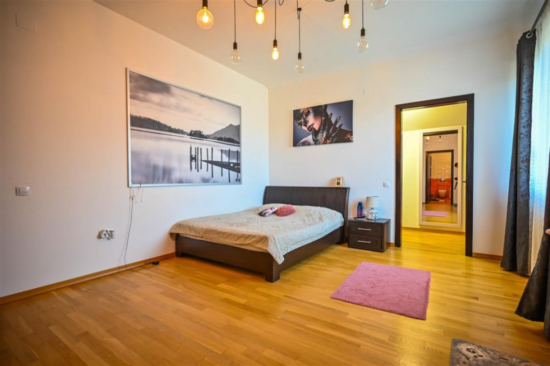 Somptuozitate in stil modern, 2 garaje, 3 terase, totul pe 1.000 mp teren, Central, Sacele, Brasov