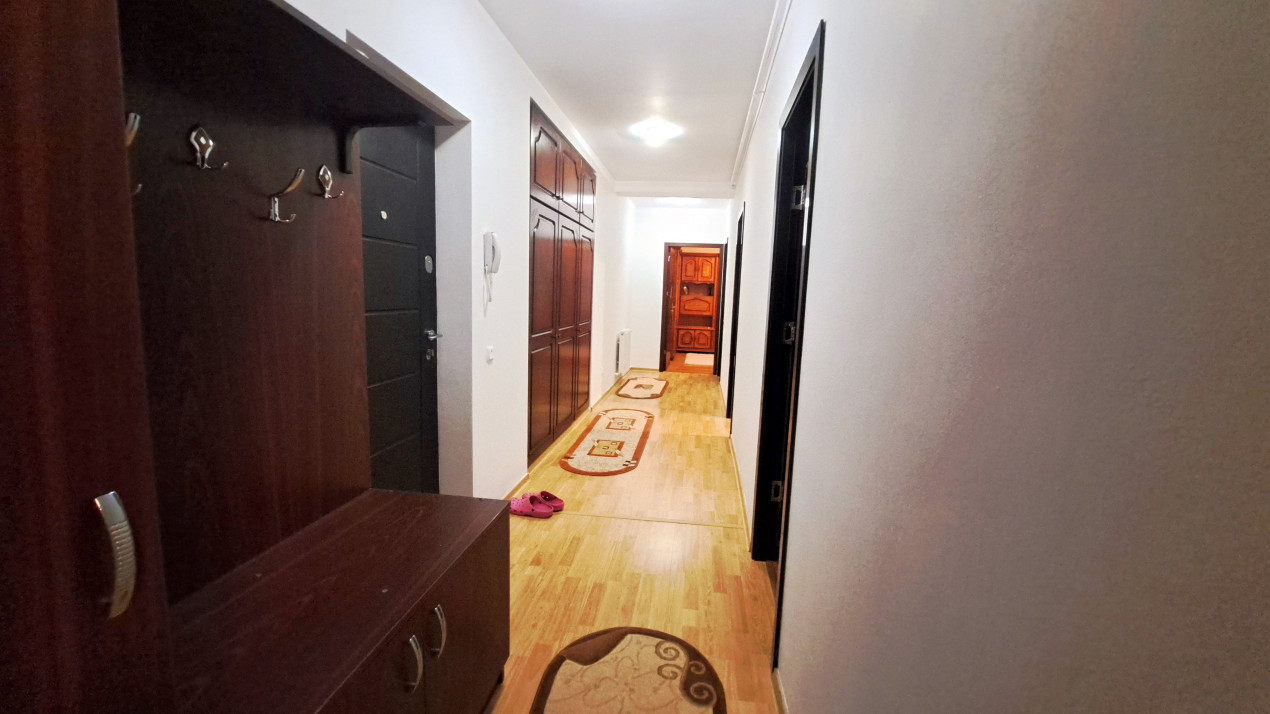 Apartament 3 camere decomandate de inchiriat, strada Florilor Floresti, GARAJ 