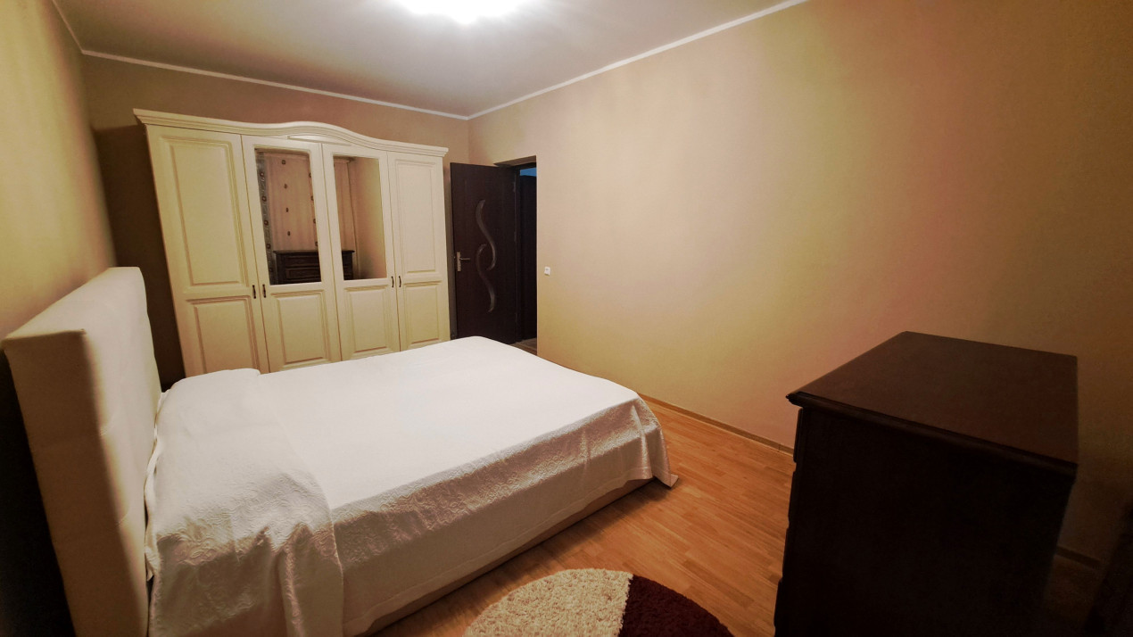 Apartament 3 camere decomandate de inchiriat, strada Florilor Floresti, GARAJ 