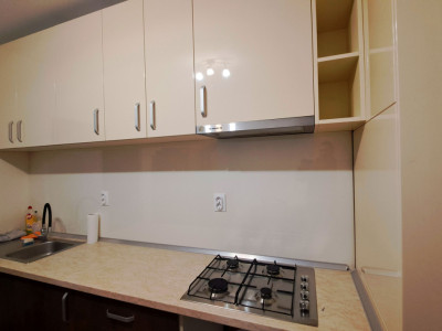 Apartament 3 camere decomandate de inchiriat, strada Florilor Floresti, GARAJ 